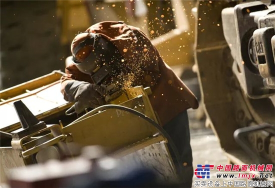 卡特彼勒中国 安全承诺——“不畏施工难，只愿君平安！”与远程健康管理服务的创新实践